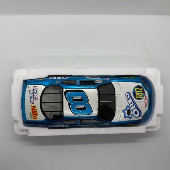 2004 Dale Earnhardt Jr #8 Oreo/Ritz NASCAR 1:24 Scale Stock Car - Picture 5 of 16